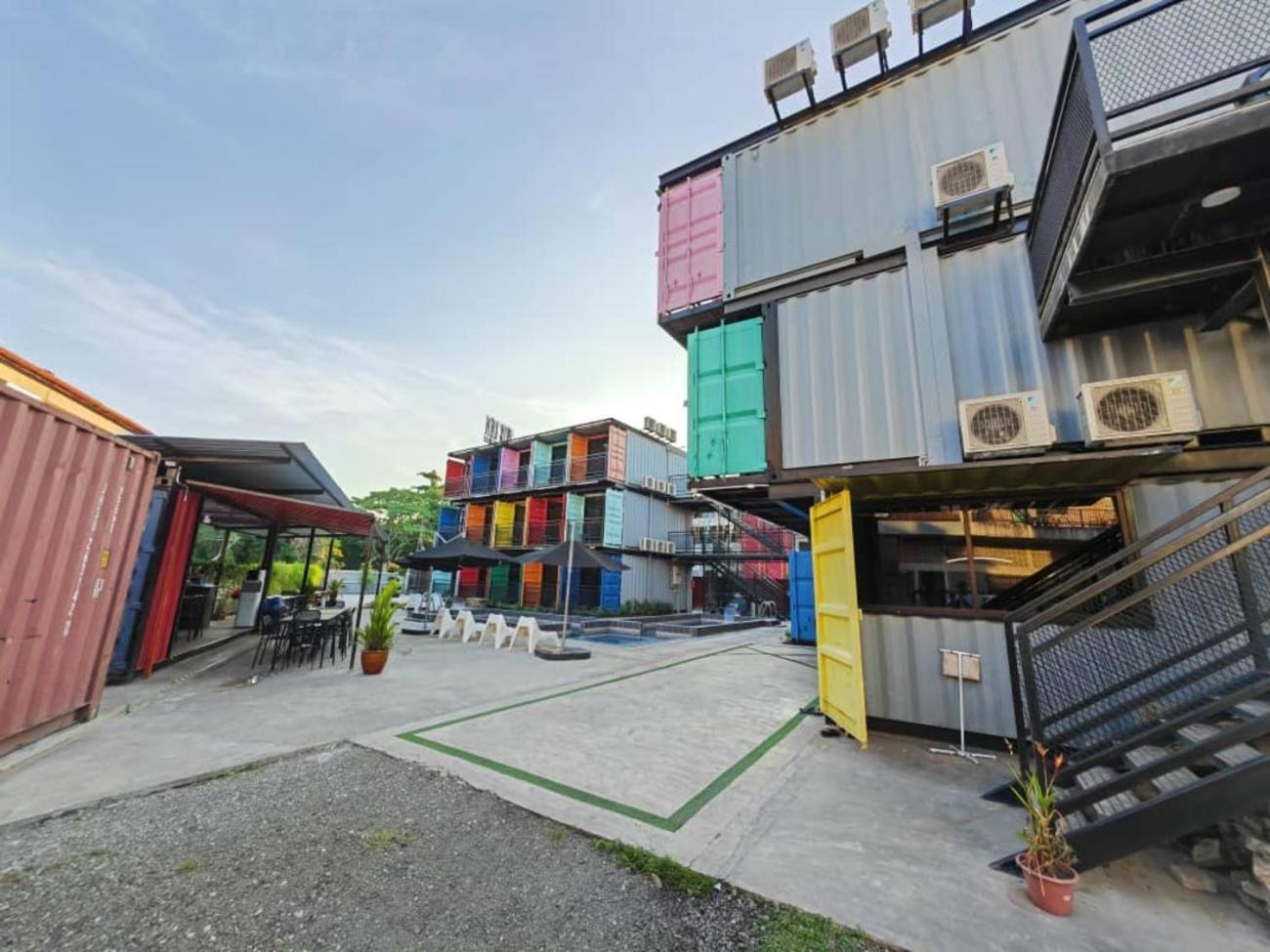 Boxinn The Kontena Home Semporna Eksteriør bilde